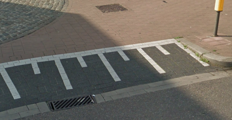 simple bank street.png